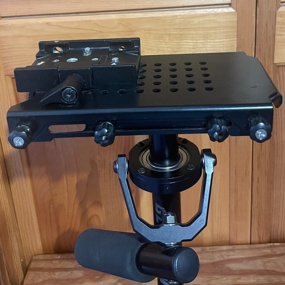 Glidecam HD-2000  Stabilizer System, counter balance weights included! - Picture 8 of 9